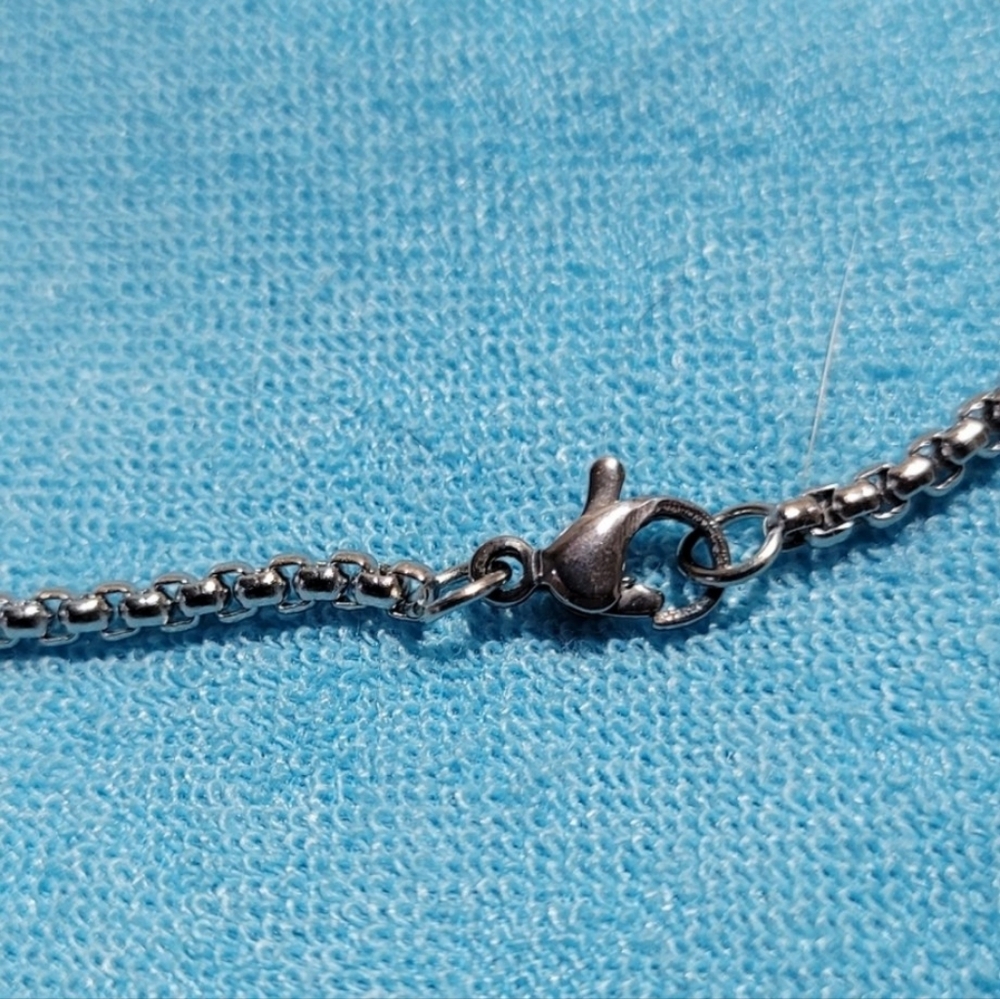 Compass Necklace - Picture 5 of 5